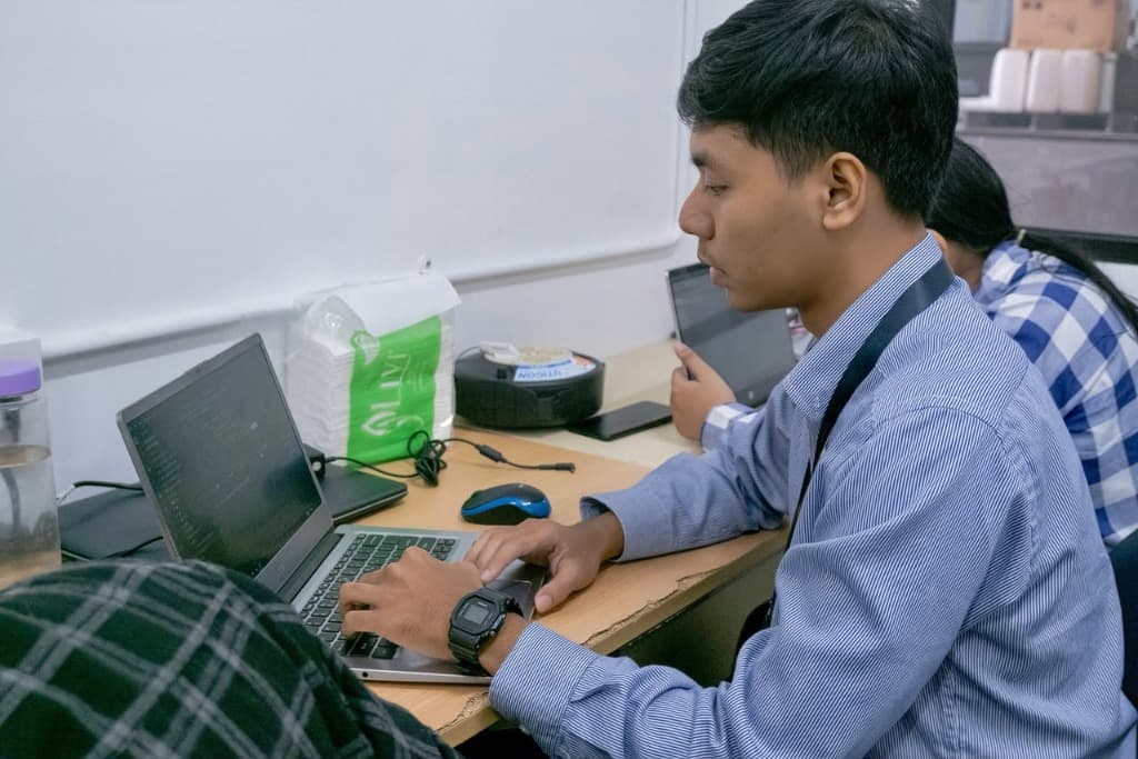 Oktavian Alle — Working
